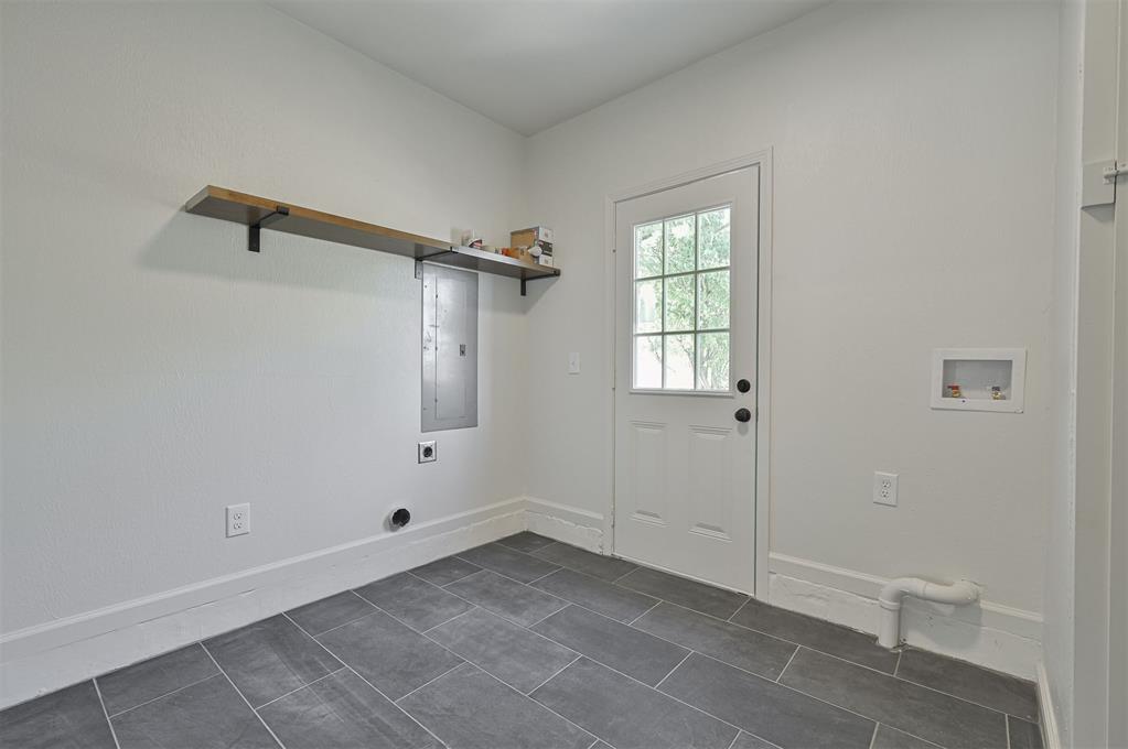 715 Harmon Circle Property Photo 33