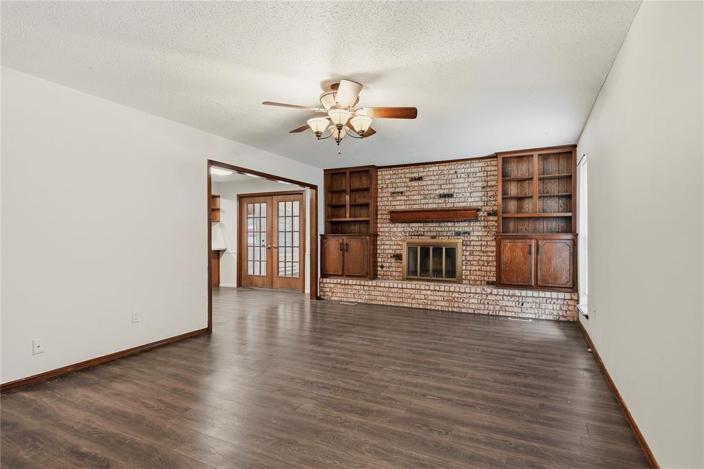 1701 Camelot Drive Property Photo 5