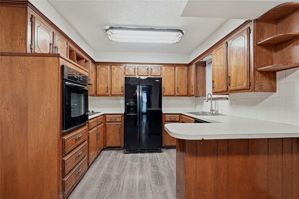1701 Camelot Drive Property Photo 11