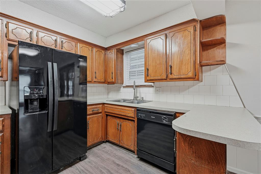 1701 Camelot Drive Property Photo 12