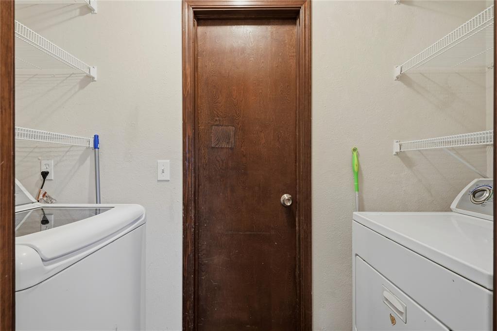 1701 Camelot Drive Property Photo 20