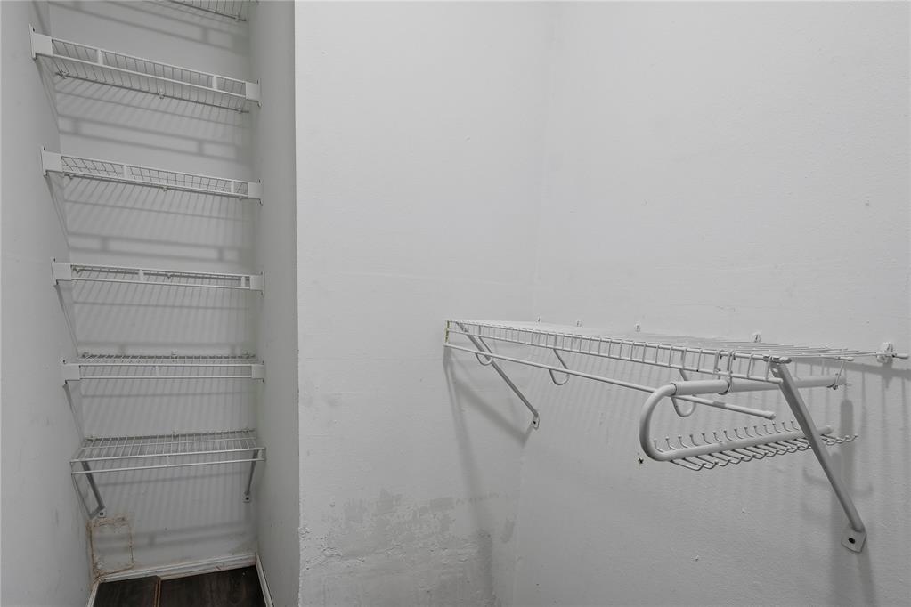 1701 Camelot Drive Property Photo 23