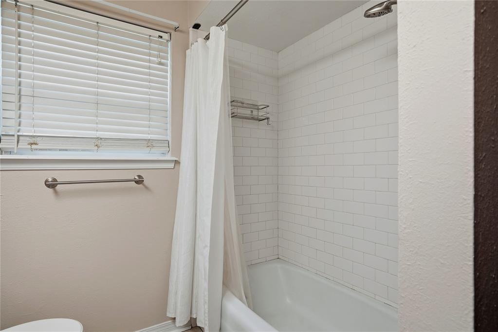1701 Camelot Drive Property Photo 25