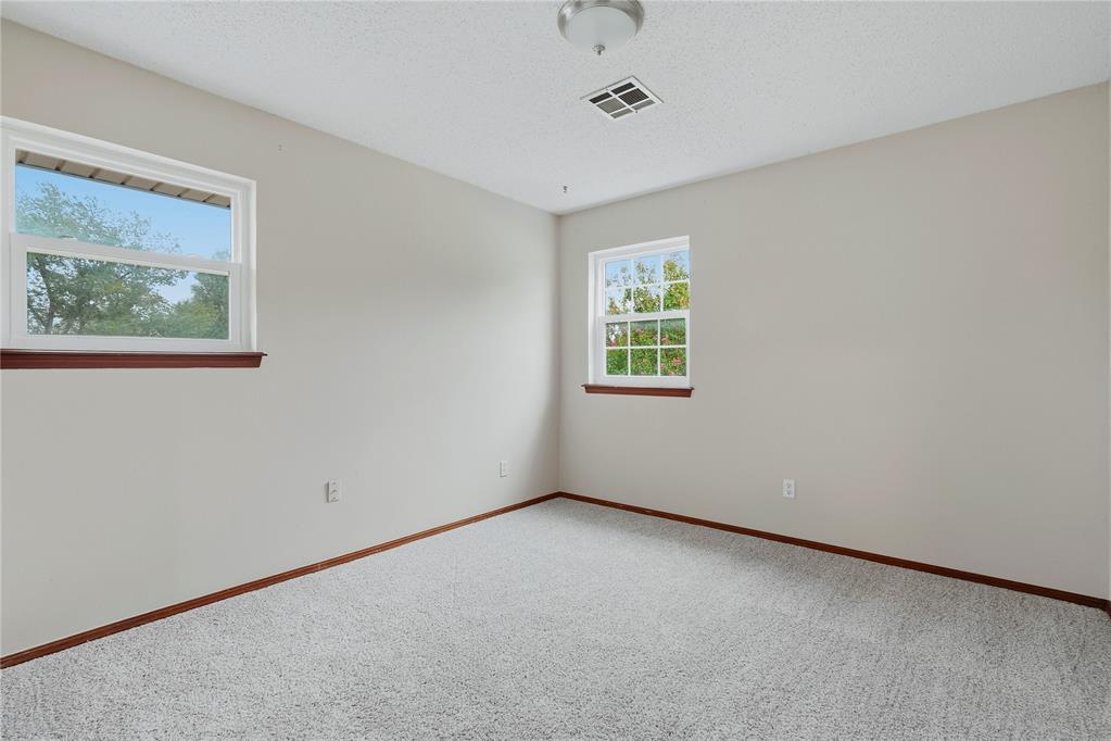 1701 Camelot Drive Property Photo 26