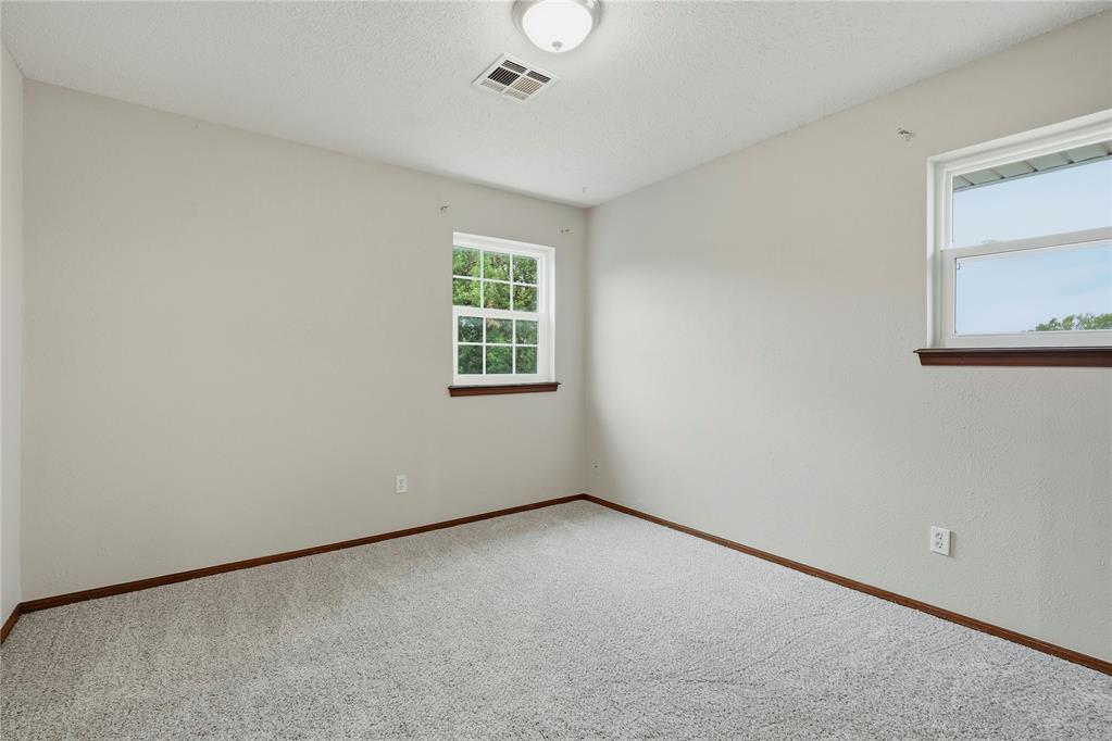 1701 Camelot Drive Property Photo 28
