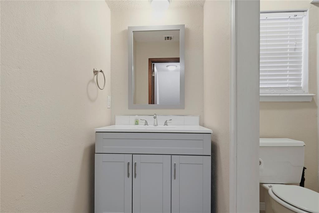 1701 Camelot Drive Property Photo 30