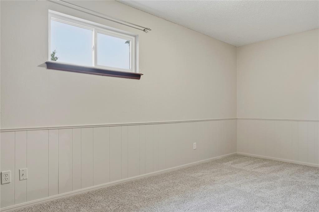 1701 Camelot Drive Property Photo 32