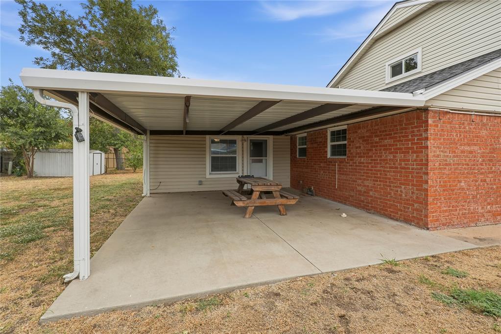 1701 Camelot Drive Property Photo 34