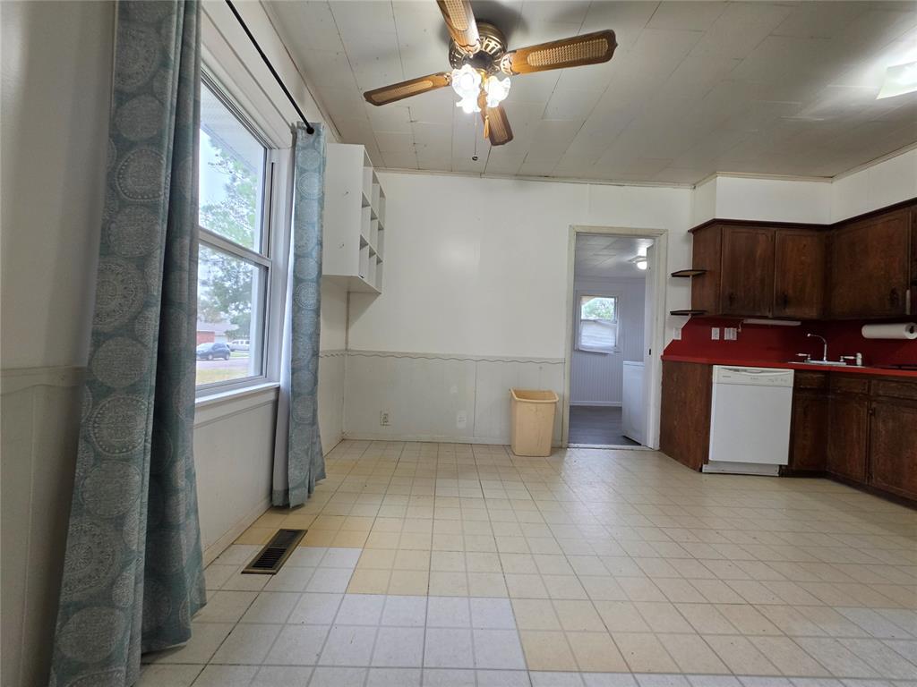 1745 W Wiley Street Property Photo 9