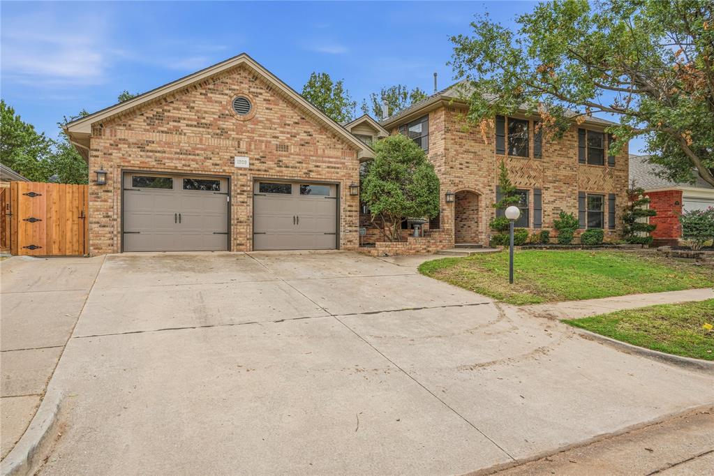 1909 Robin Ridge Drive Property Photo 2