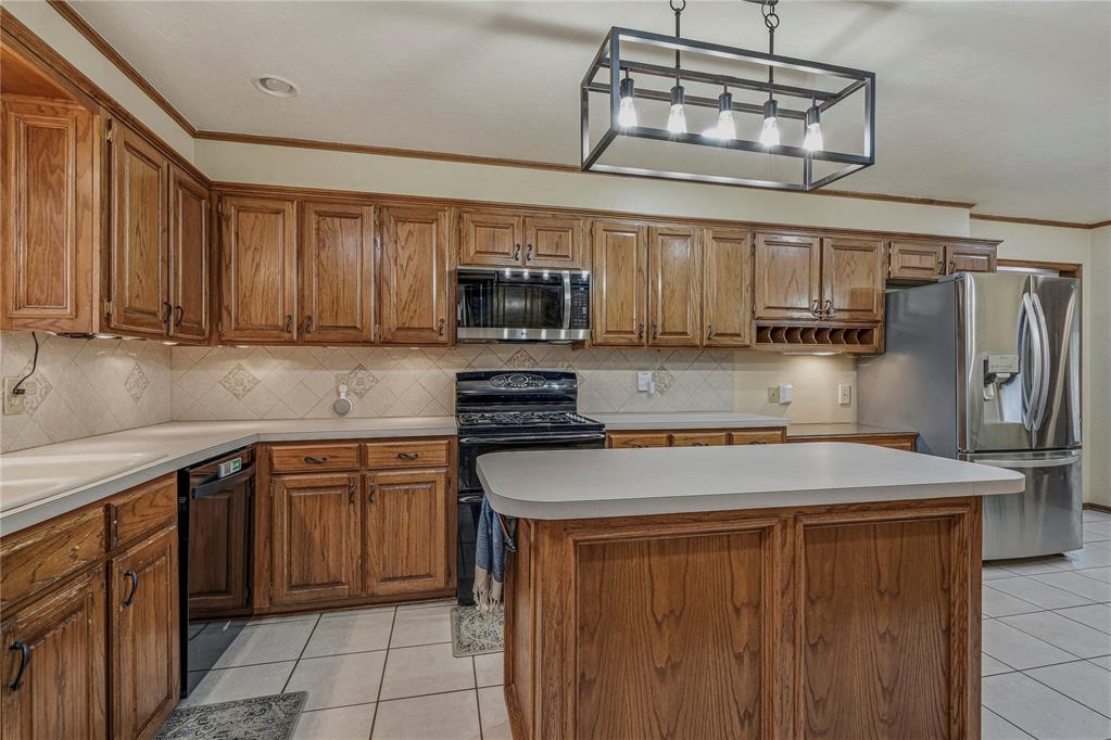 1909 Robin Ridge Drive Property Photo 9