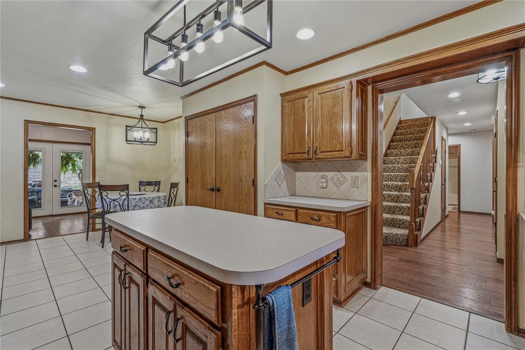 1909 Robin Ridge Drive Property Photo 11