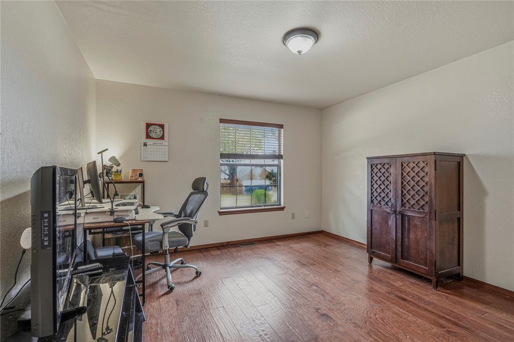 1909 Robin Ridge Drive Property Photo 20