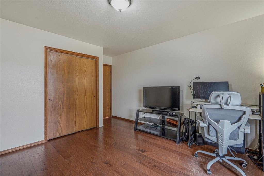 1909 Robin Ridge Drive Property Photo 21
