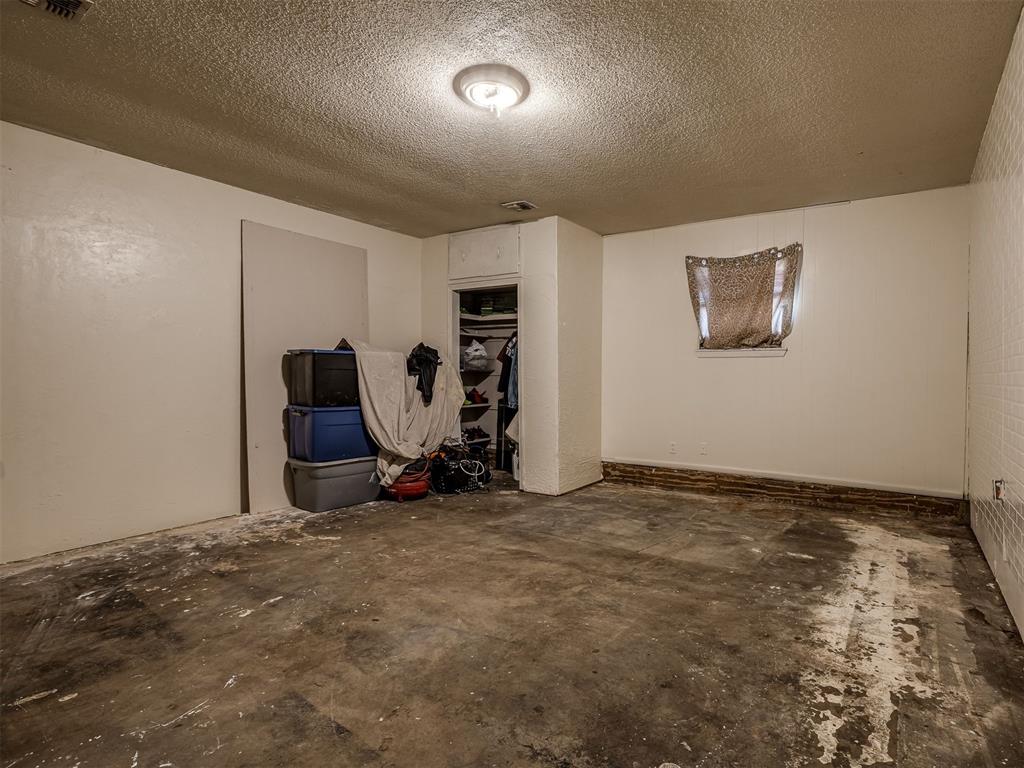 1016 Willow Brook Drive Property Photo 18