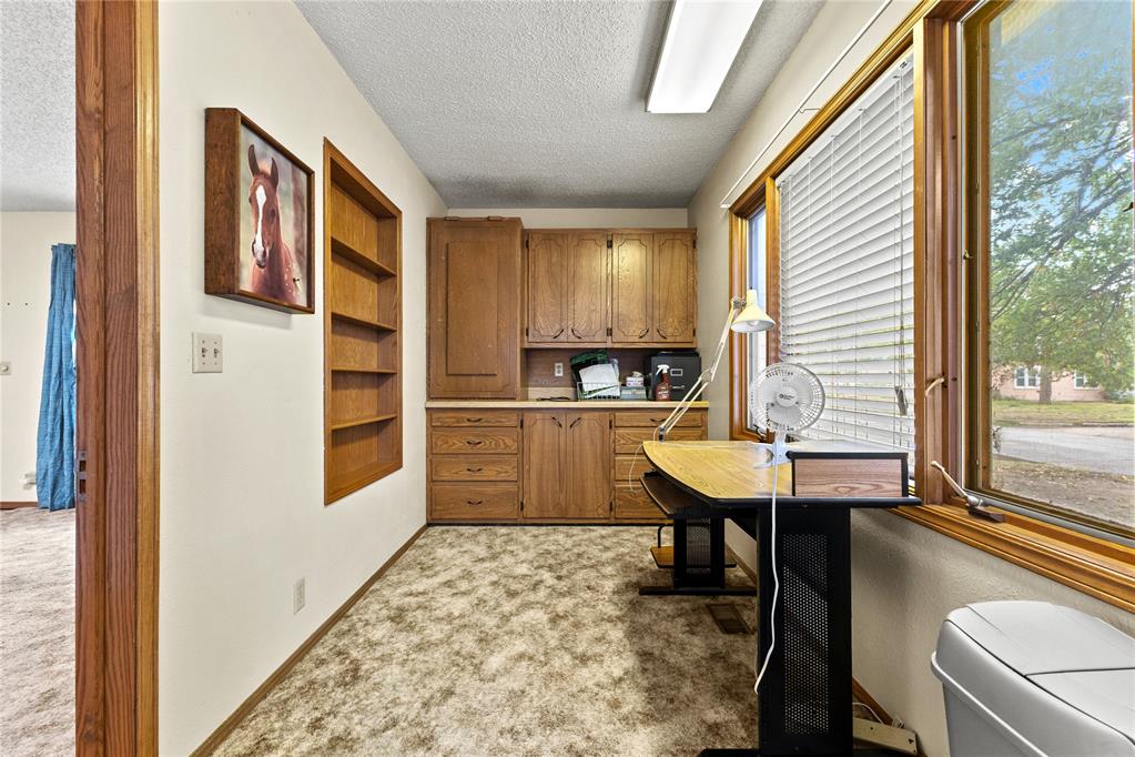 120 E Maple Street Property Photo 10