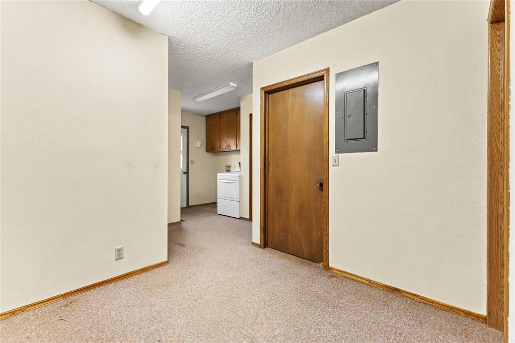 120 E Maple Street Property Photo 15
