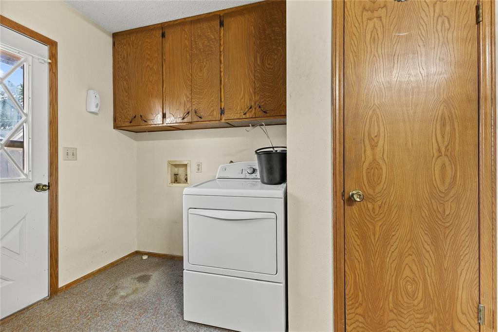 120 E Maple Street Property Photo 16