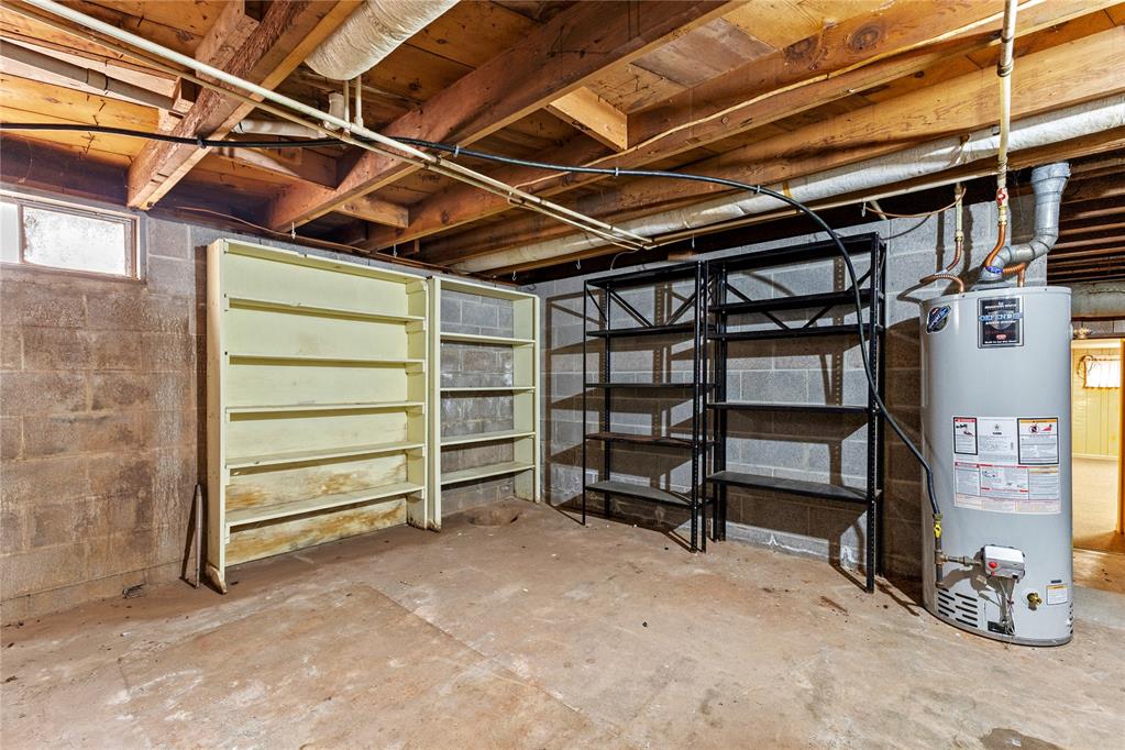 120 E Maple Street Property Photo 20