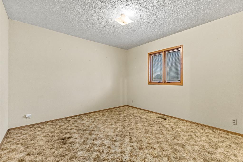 120 E Maple Street Property Photo 21