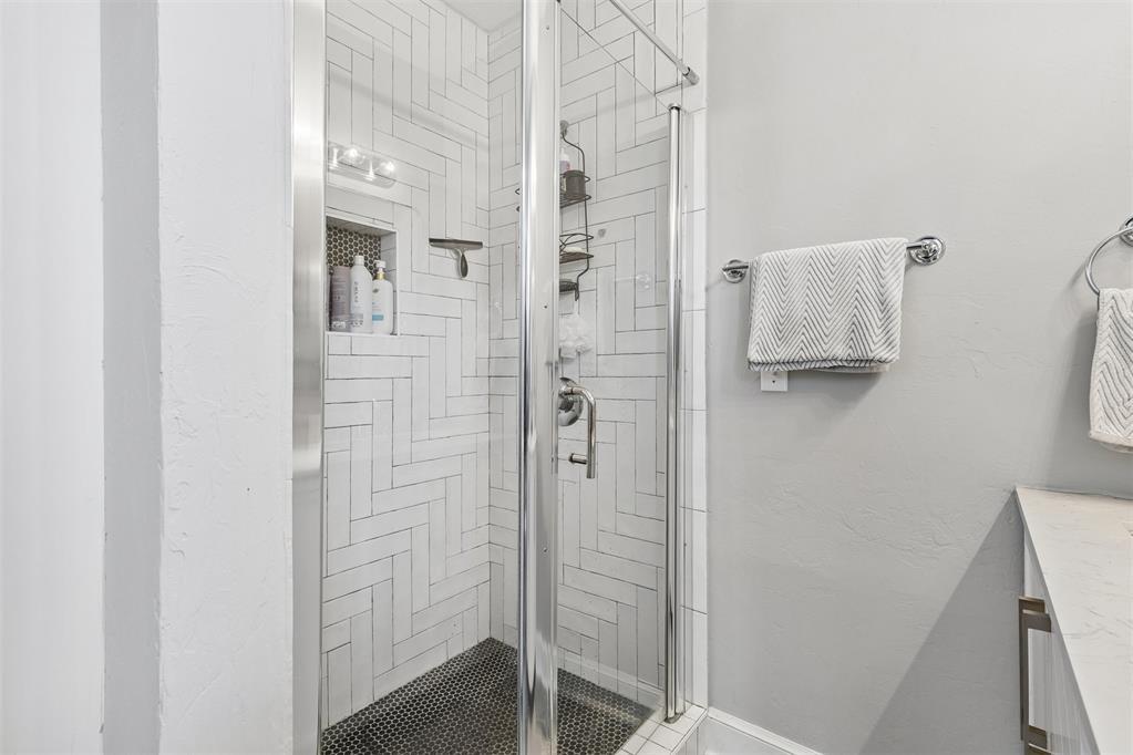 949 Ne 19th Street Property Photo 10