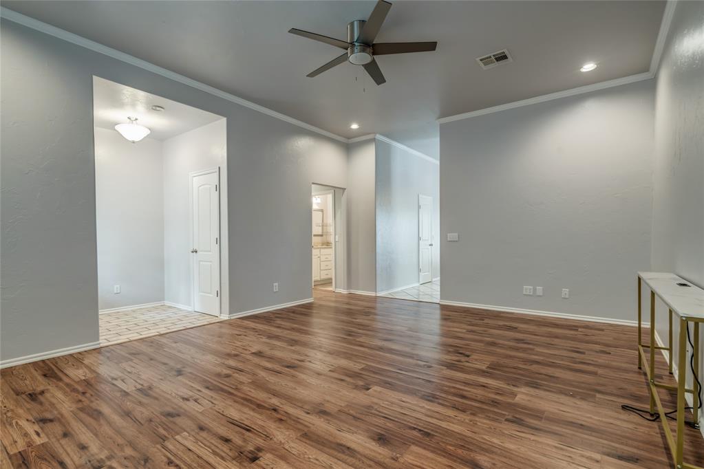 616 E Washington Avenue Property Photo 5