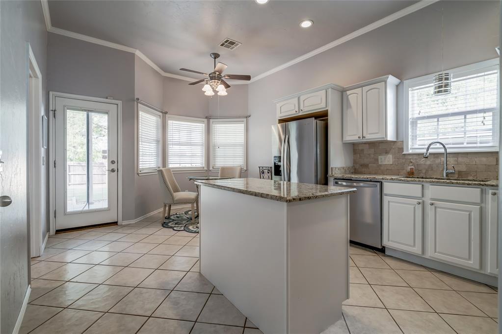 616 E Washington Avenue Property Photo 11