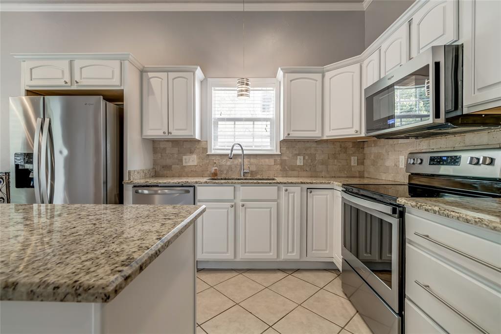616 E Washington Avenue Property Photo 12