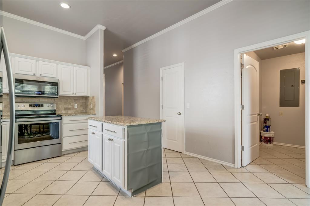 616 E Washington Avenue Property Photo 17