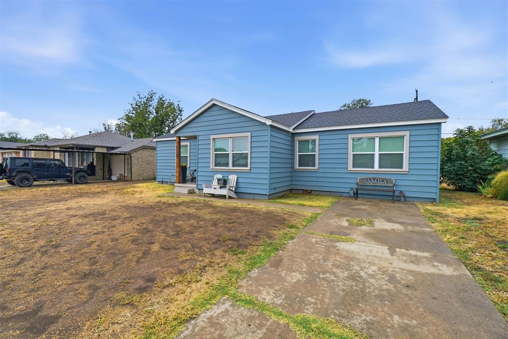 615 N Lowe Street Property Photo 4