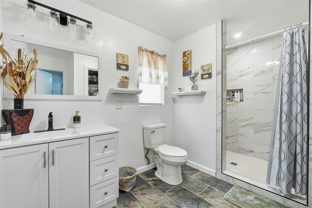 615 N Lowe Street Property Photo 29