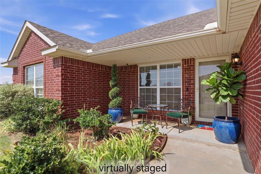 724 Eastview Court Property Photo 1