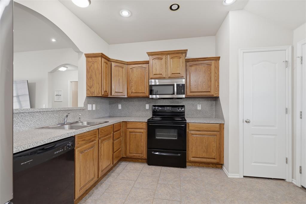724 Eastview Court Property Photo 13