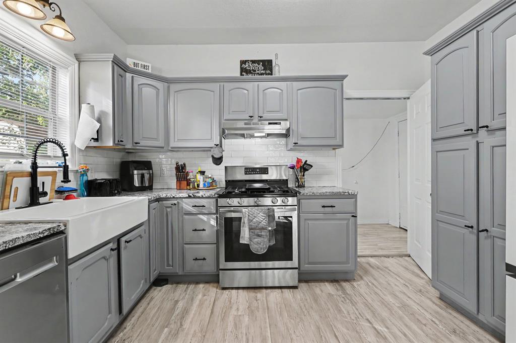318 W Ridgewood Street Property Photo 5