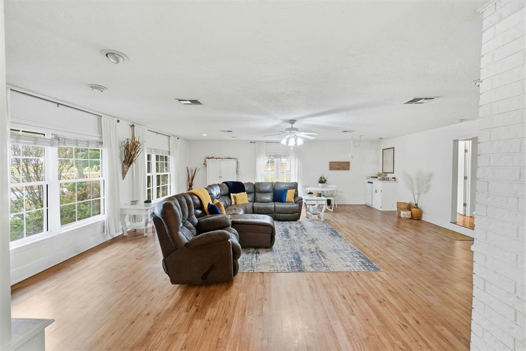 10935 N 2080 Road Property Photo 8