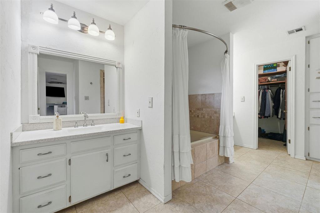 10935 N 2080 Road Property Photo 23