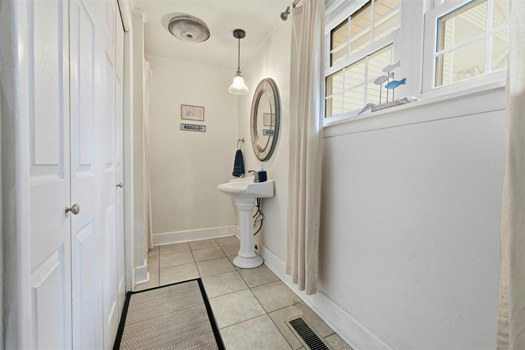 10935 N 2080 Road Property Photo 27