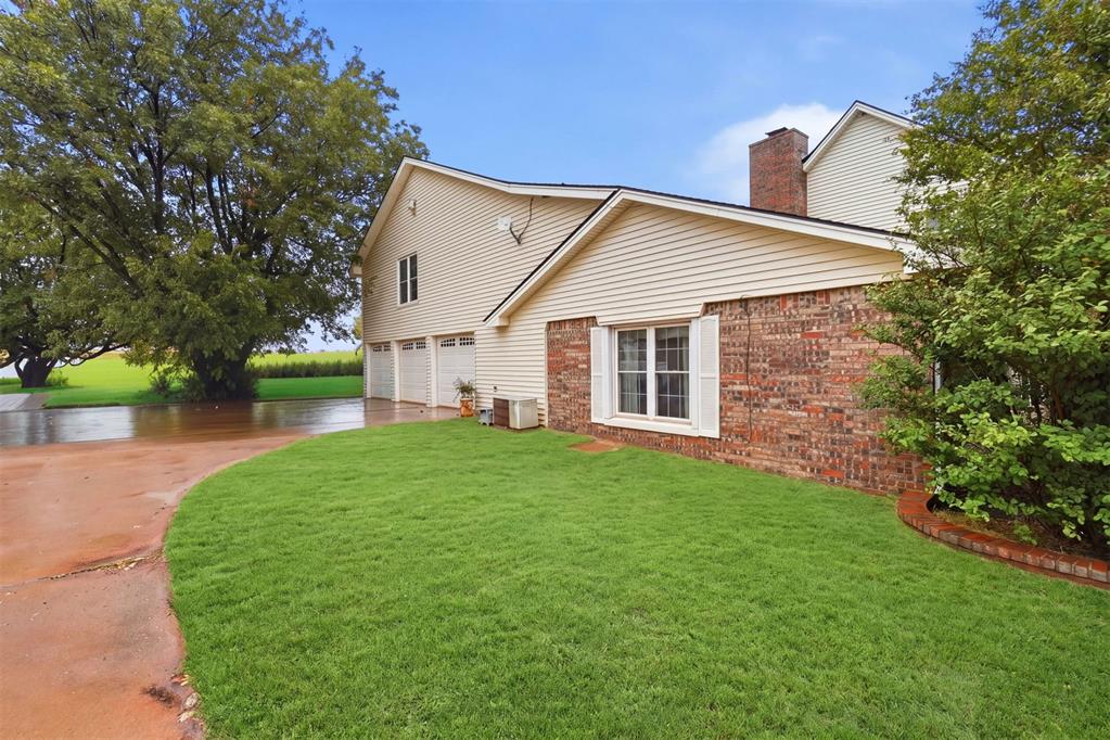 10935 N 2080 Road Property Photo 35
