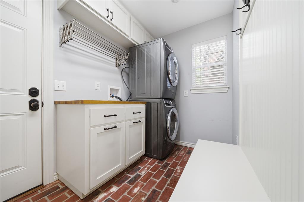 10202 S Knoxville Avenue Property Photo 42
