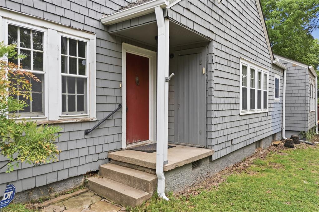 2776 E 49th Street Property Photo 5