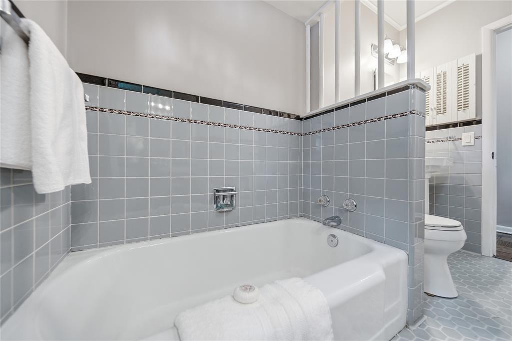 2776 E 49th Street Property Photo 25
