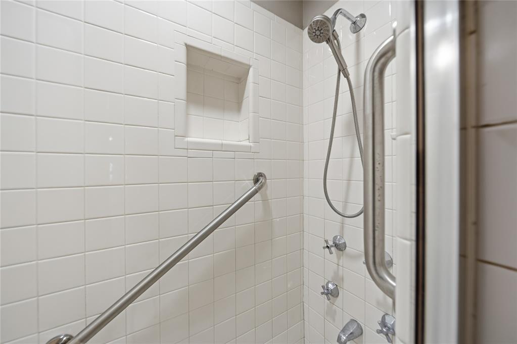 2776 E 49th Street Property Photo 30