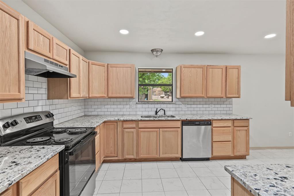 8416 Huckleberry Road Property Photo 10