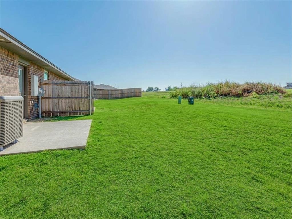 1906 Investors Avenue Property Photo 36