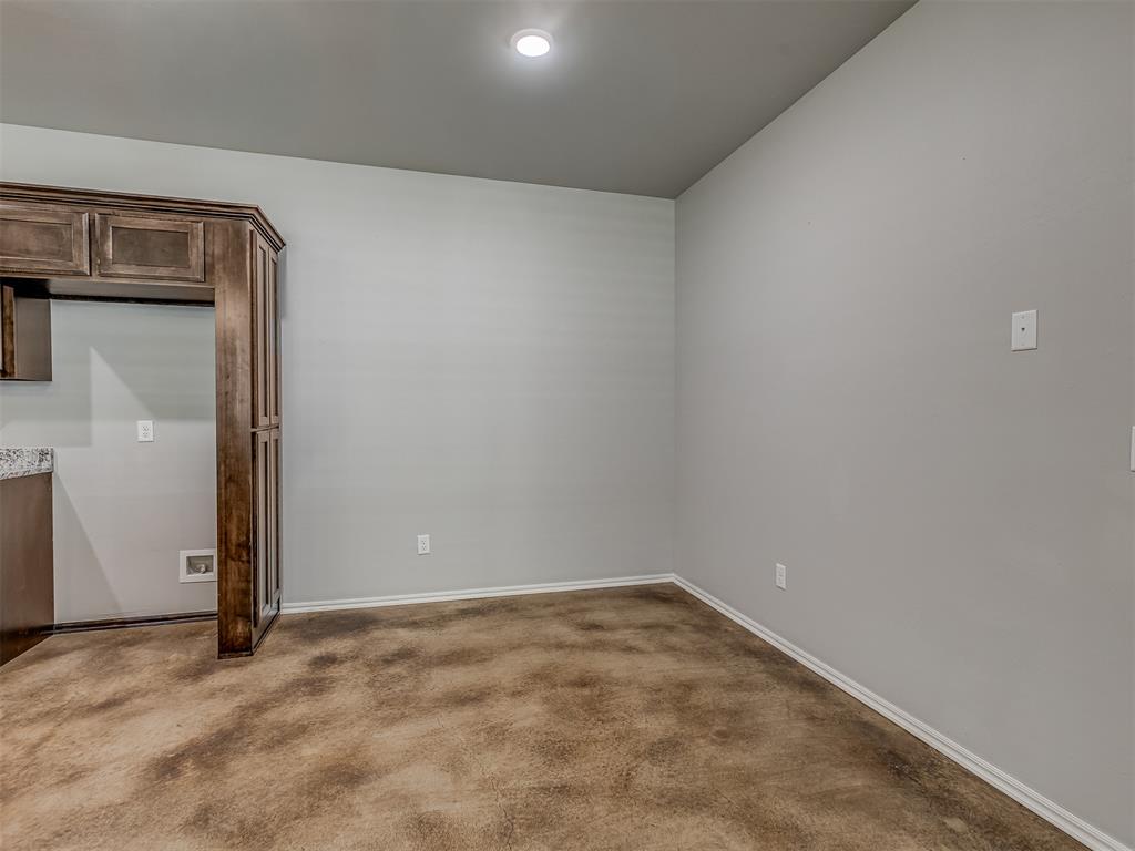1913 Investors Avenue Property Photo 13