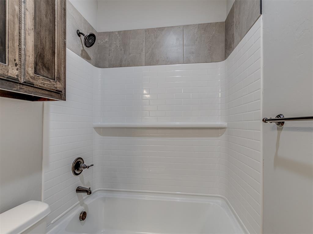 1913 Investors Avenue Property Photo 27