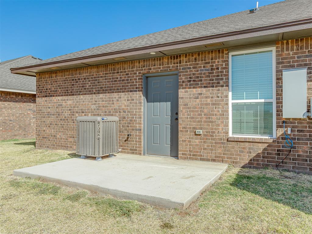 1913 Investors Avenue Property Photo 33