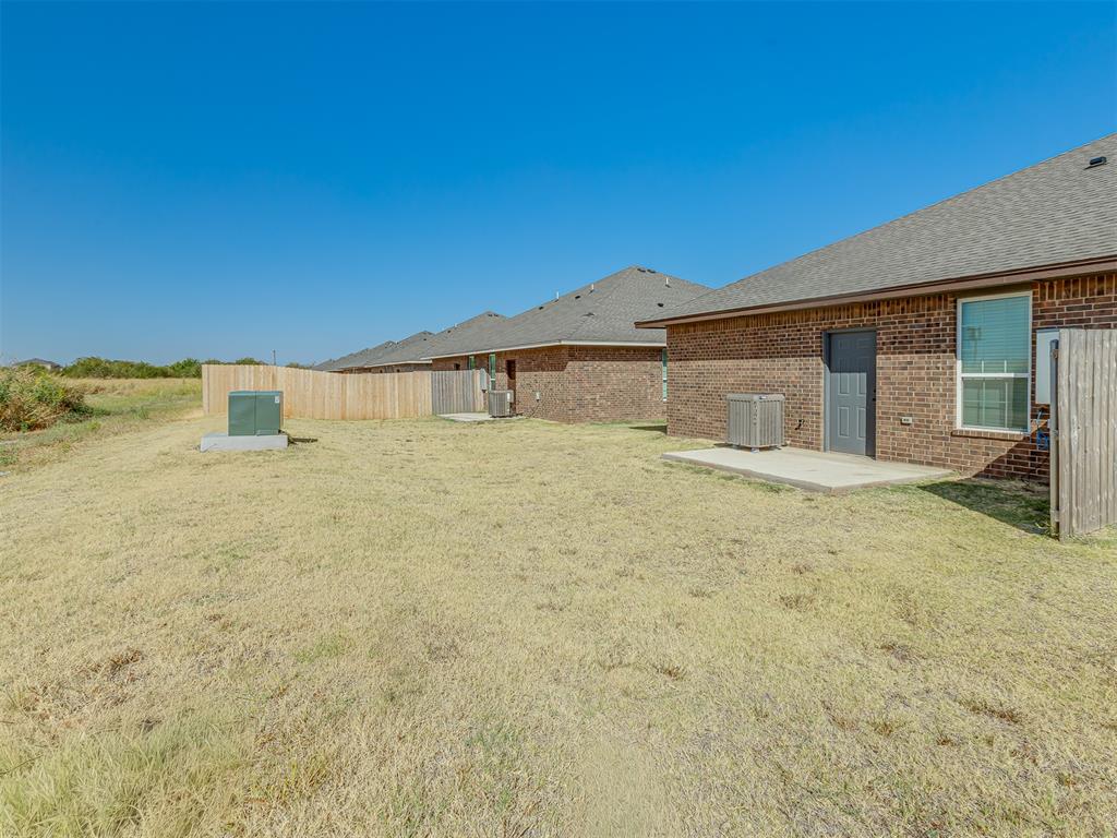 1913 Investors Avenue Property Photo 34