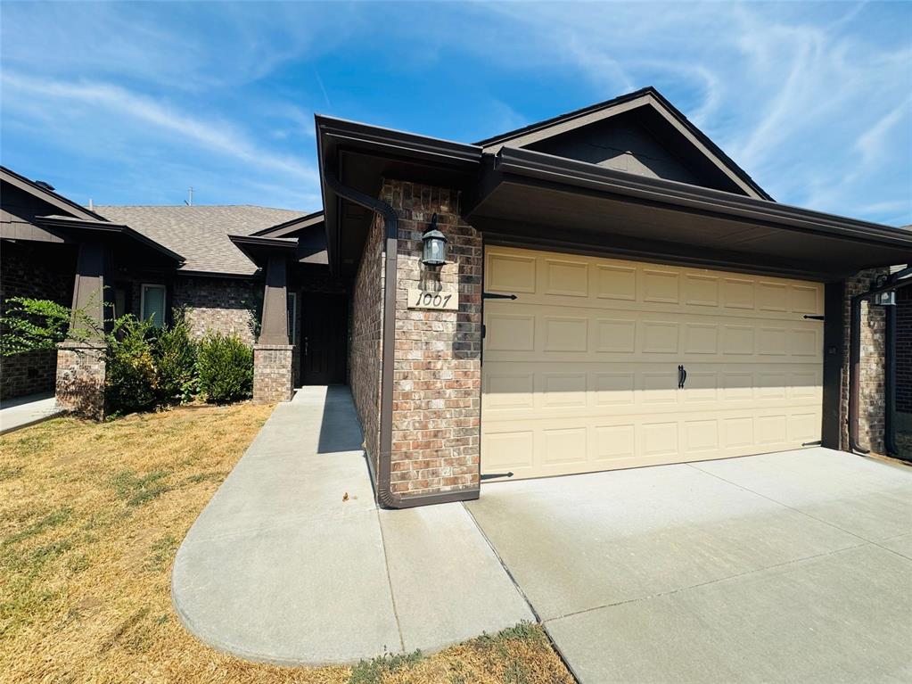 1007 Merlin Drive Property Photo 2