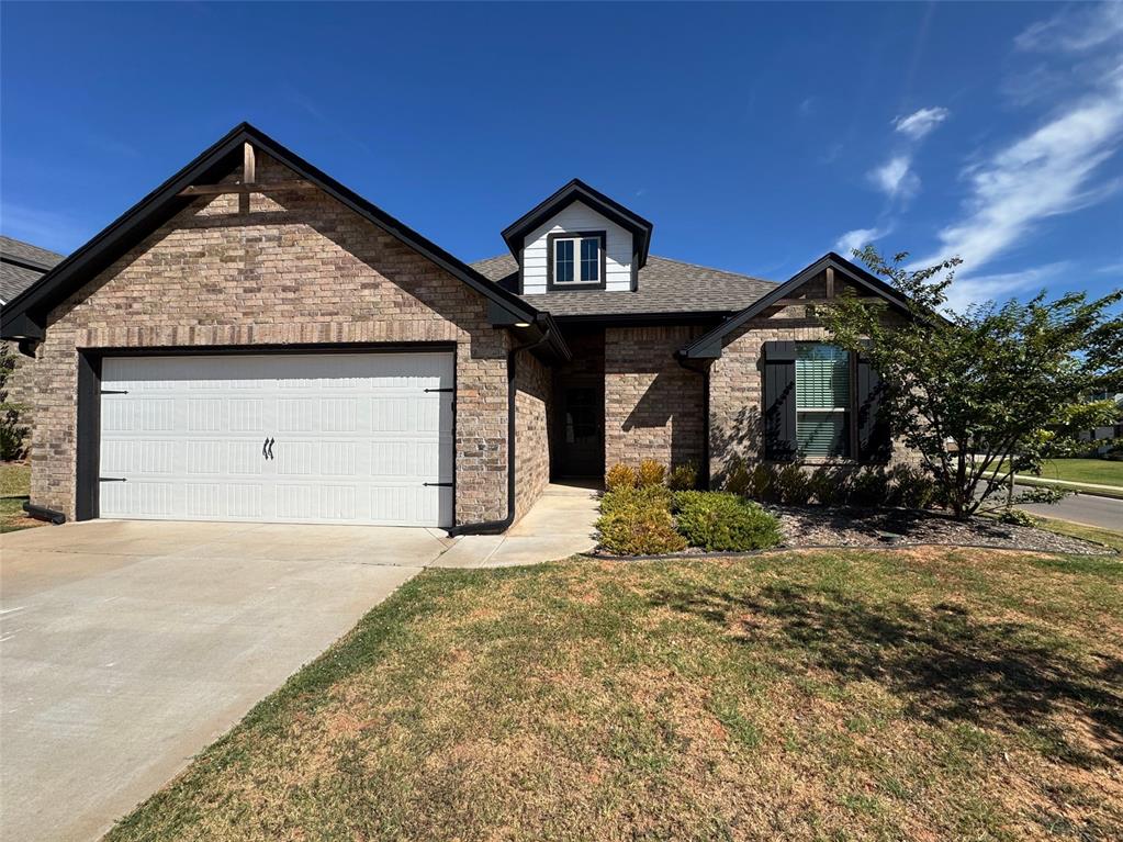 5108 White Gold Avenue Property Photo 2